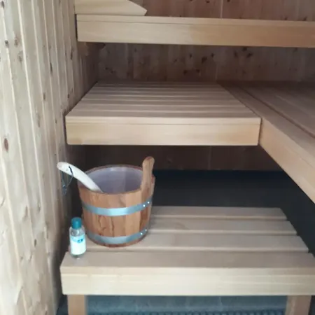 Bed & Breakfast Lichtdurchflutetes Atelierhaus Mit Skulpturenpark