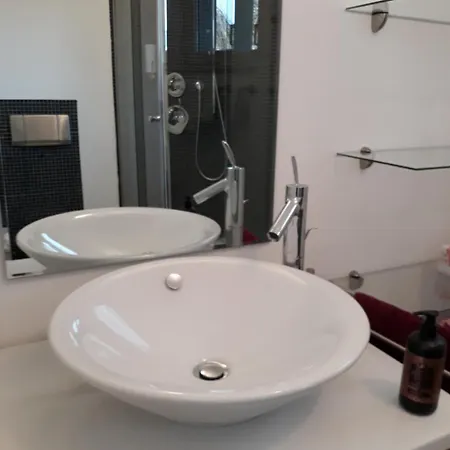 Bed & Breakfast Lichtdurchflutetes Atelierhaus Mit Skulpturenpark