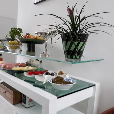 Lichtdurchflutetes Atelierhaus Mit Skulpturenpark Bed & Breakfast Duren