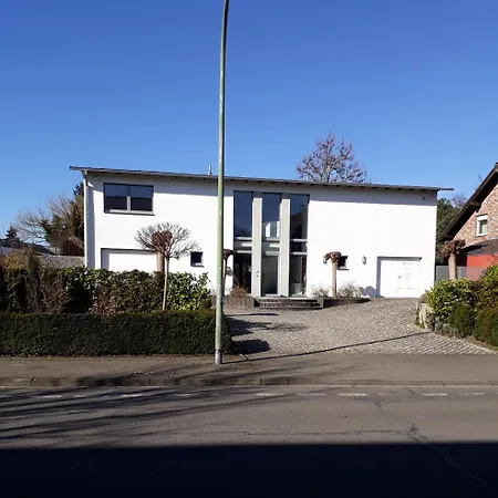 Lichtdurchflutetes Atelierhaus Mit Skulpturenpark Bed & Breakfast