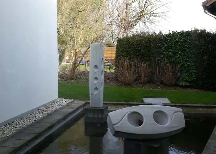 Lichtdurchflutetes Atelierhaus Mit Skulpturenpark Bed & Breakfast